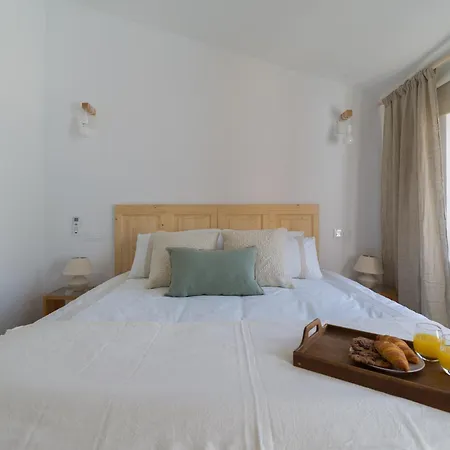 Amazing 3 Bedroom Next To The *