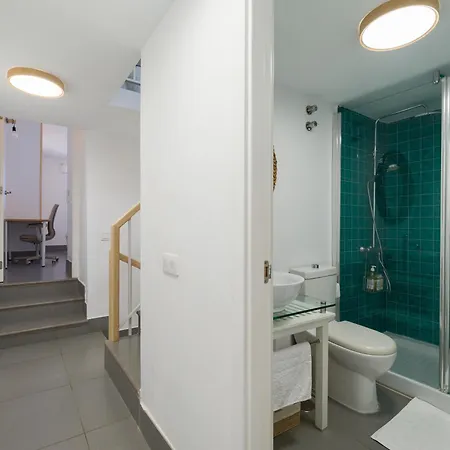 Amazing 3 Bedroom Next To The Holiday home *