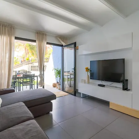 Amazing 3 Bedroom Next To The With Heated Pool *